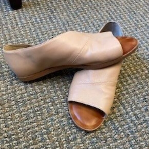 Sole Society neutral leather d'orsay Size 8 flat shoes - Picture 2 of 4